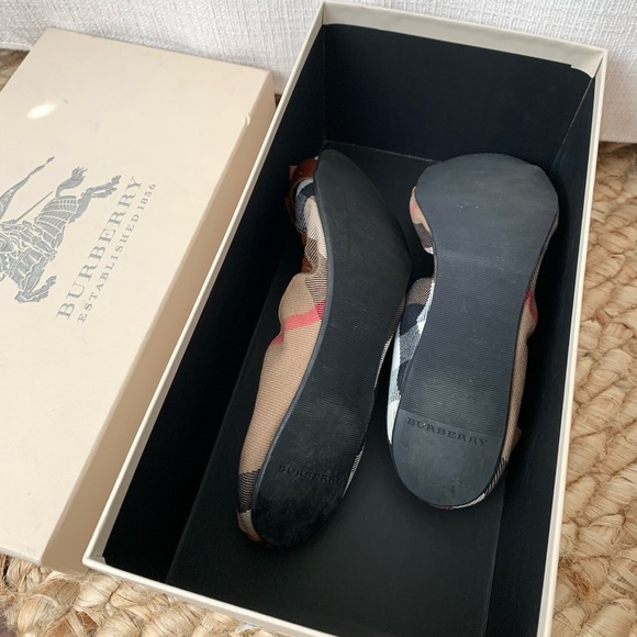 Burberry Ballet Flats in Nova Check Plaid with Brown Leather Triple Buckle EU 37 - Picture 8 of 16